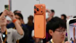 iPhone 17 chính thức ra mắt: Màu cam bùng nổ, chip A19 Pro và camera zoom 8x gây chấn động 3 iphone 17 pro 9to5mac